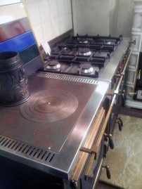 Печь-плита CASCINA 162LGE Tuscania Black с панелью, вытяжкой и рустикальным патрубком (J. Corradi)