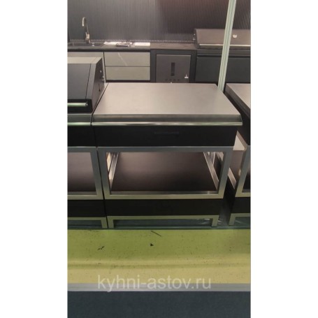 Мобильный модуль со столом для барбекю комплекса